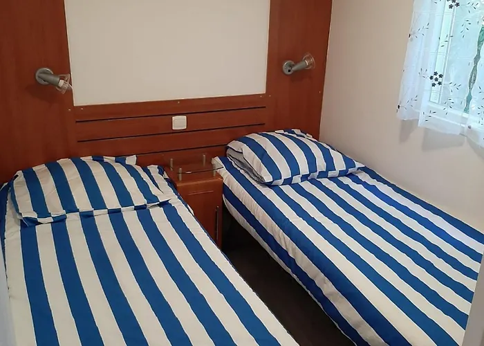 Bungalow Tout Confort Camping Proche Mer *